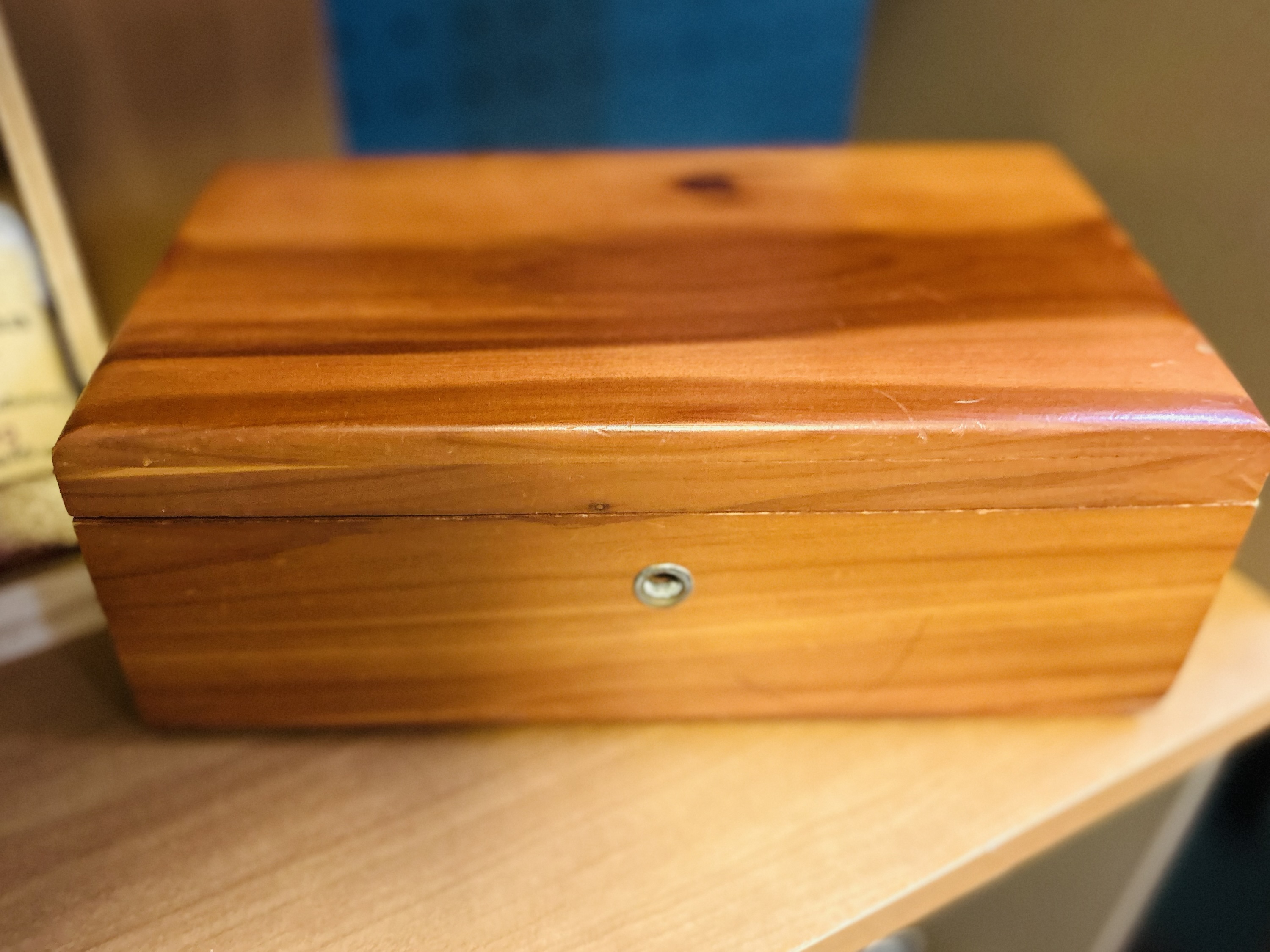 Vintage Lane Cedar Chest Box